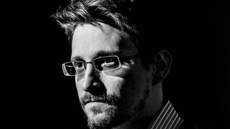 Edward Snowden: ‘La CIA rastrea todas las transacciones de Bitcoin: es una trampa’